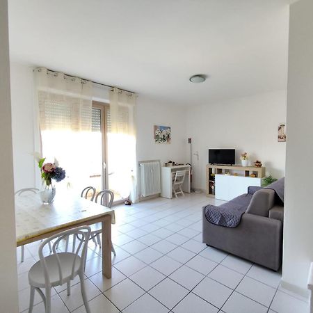 Appartamento Residenza Tiziana Luino Esterno foto