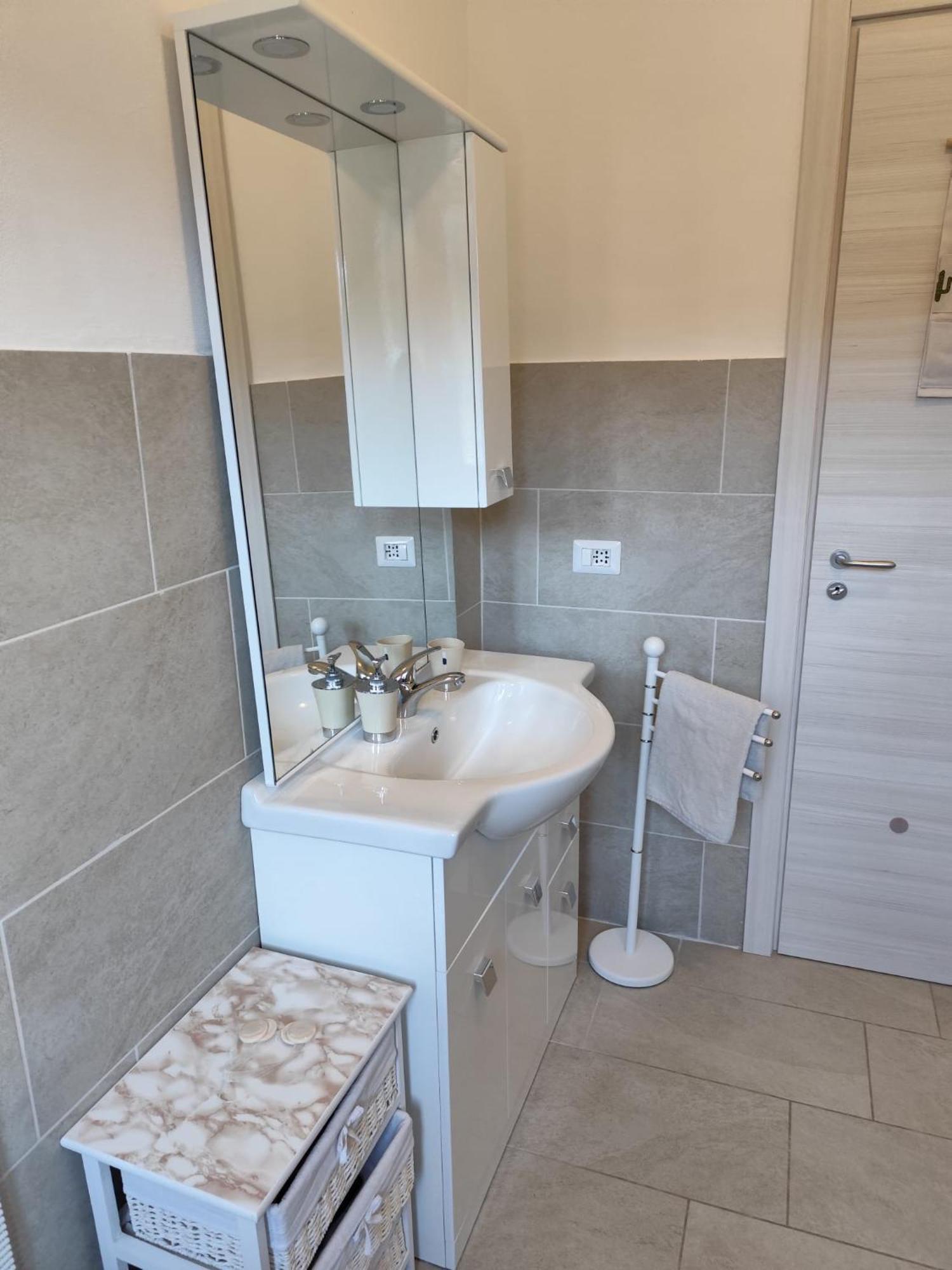 Appartamento Residenza Tiziana Luino Esterno foto
